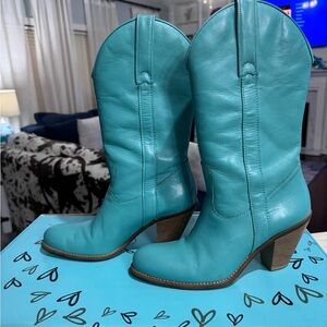 RARE!!!!!!   Hard to find.  Jessica Simpson turquoise cowgirl boots. 7.5(M)